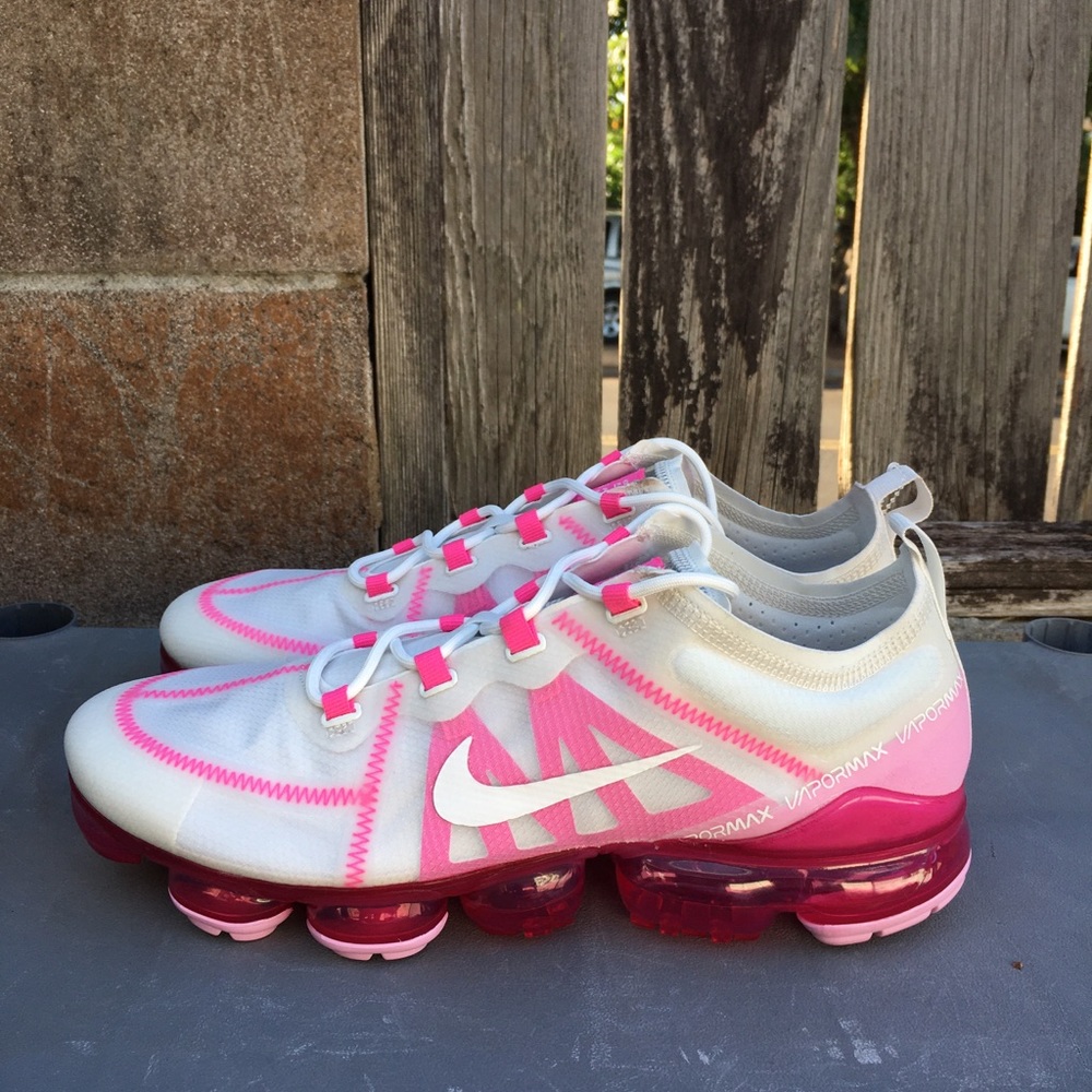 Nike Air Vapormax NWT Pink/White Women’s Size 12
